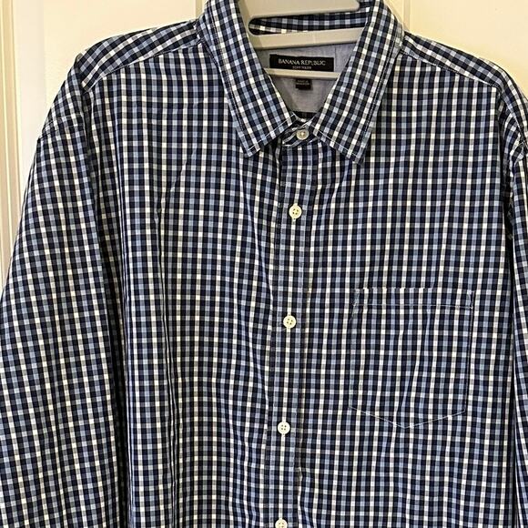 Banana Republic Men's button up Shirt, Long Sleeve. Navy & sky blue checks. XL - Picture 1 of 6